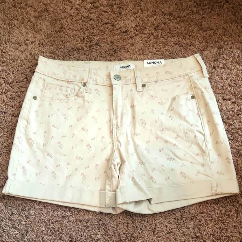 NWT - Sonoma - Women's Mid-Rise Denim Shorts - Cream w/Floral Print - Size 10